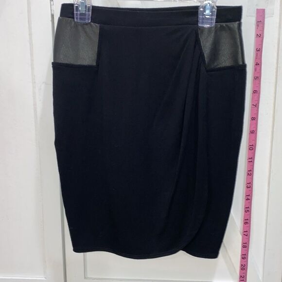 David Lerner Black Faux Leather Trim Skirt Size Small - Picture 5 of 12